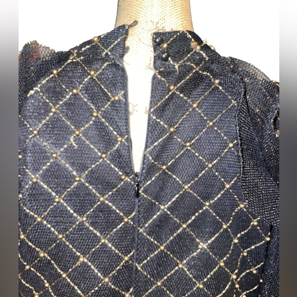 Broken glass gown - Picture 6 of 9